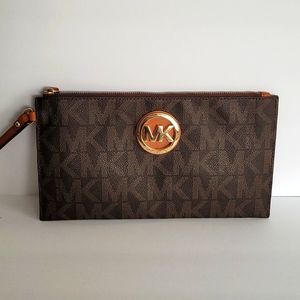 MICHAEL KORS Brown Monogram Clutch Gold Logo